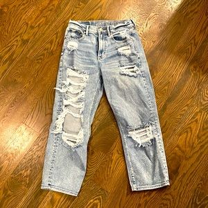 American Eagle Mom Jean - Size 4 X-Short